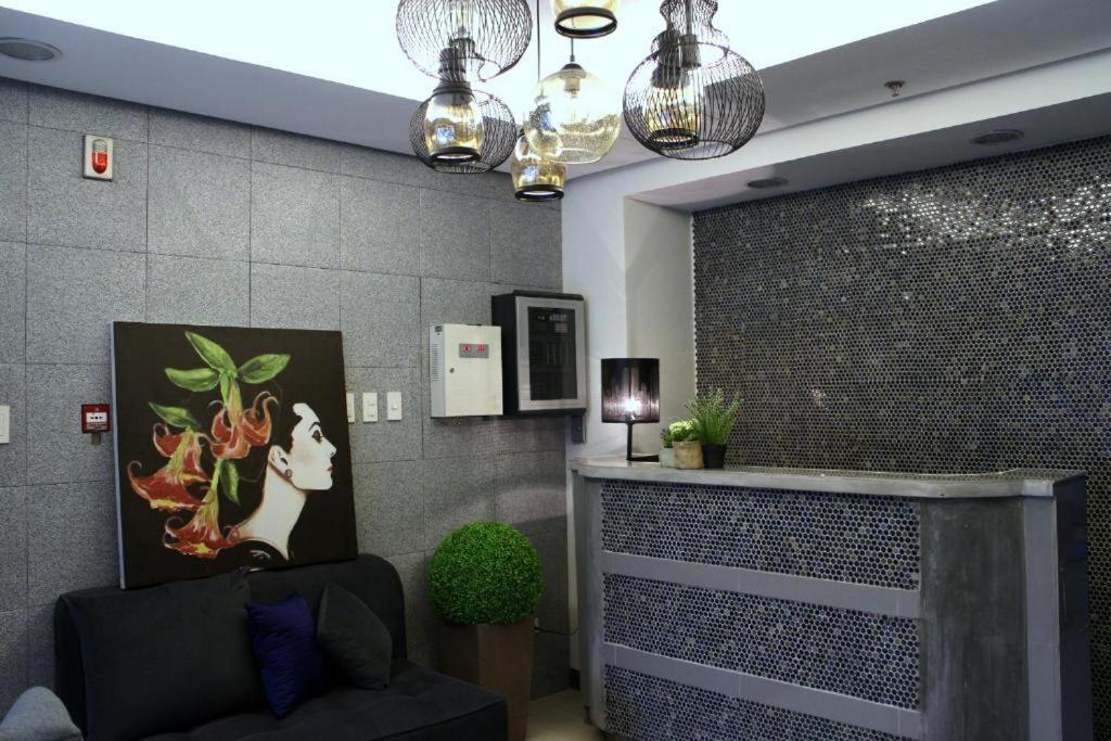 Urban Hostel Pasig City Екстер'єр фото
