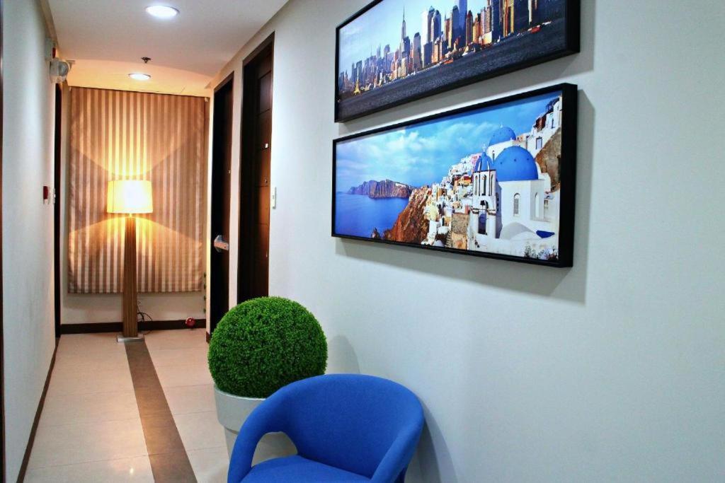 Urban Hostel Pasig City Екстер'єр фото