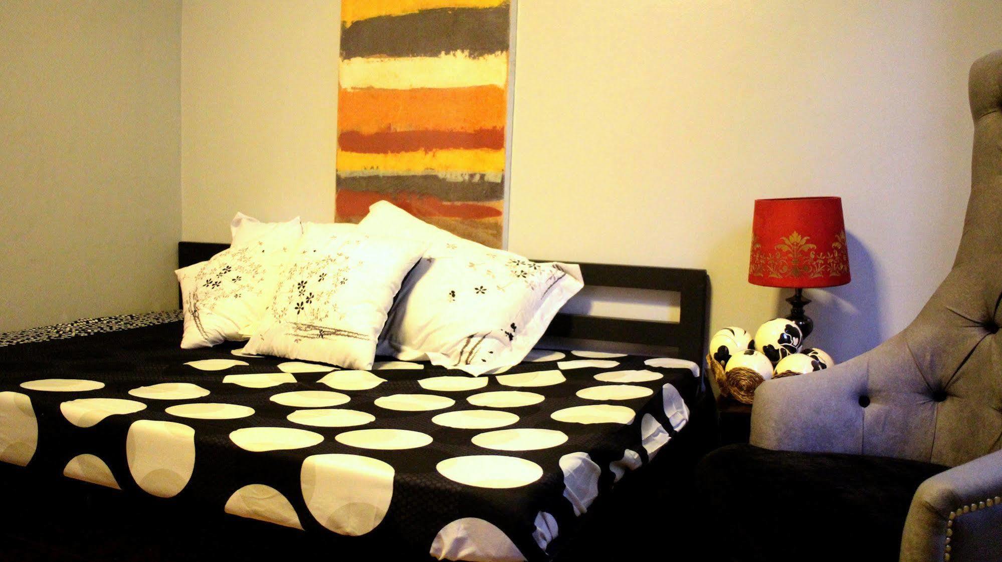 Urban Hostel Pasig City Екстер'єр фото