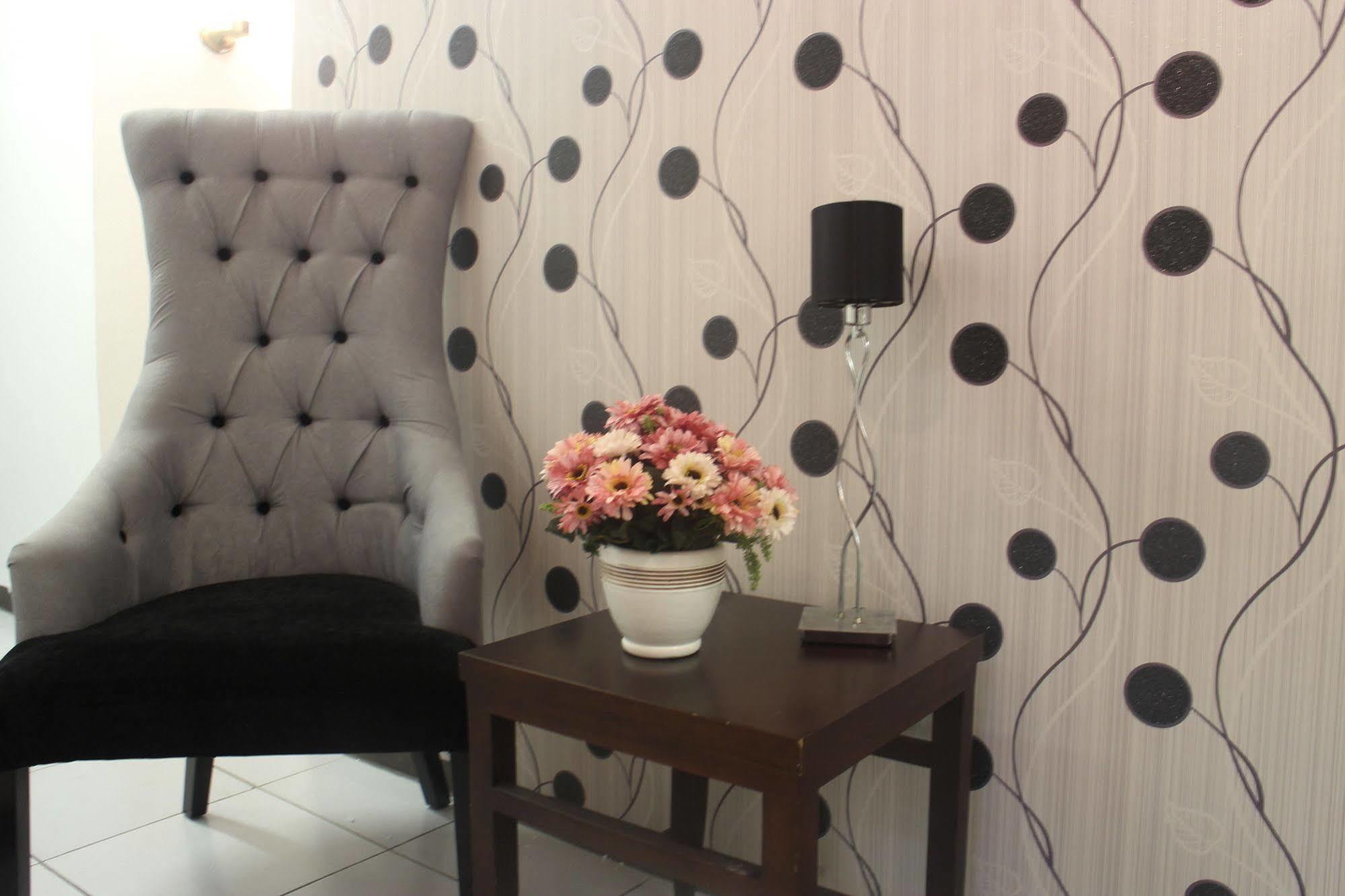Urban Hostel Pasig City Екстер'єр фото